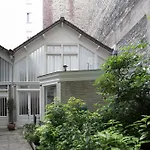 Authentic Artist\'S Atelier