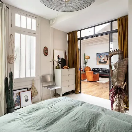 Authentic Artist's Atelier Apartment