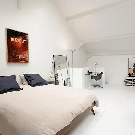 Authentic Artist's Atelier Parigi